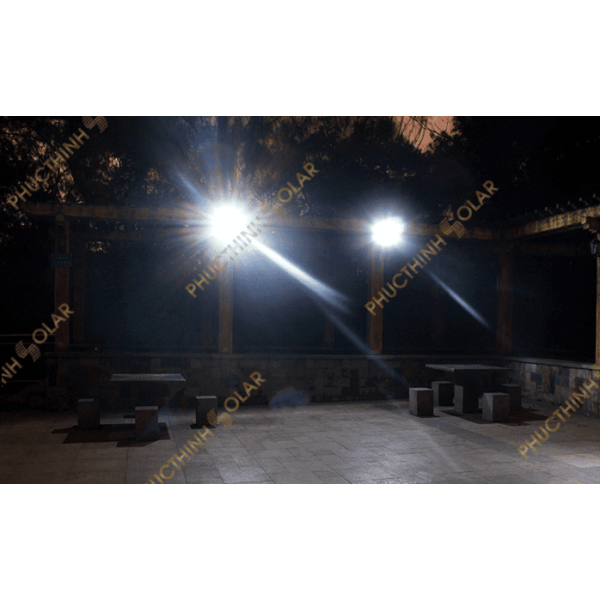 Đèn pha năng lượng mặt trời 100W JinDian JD-8800L