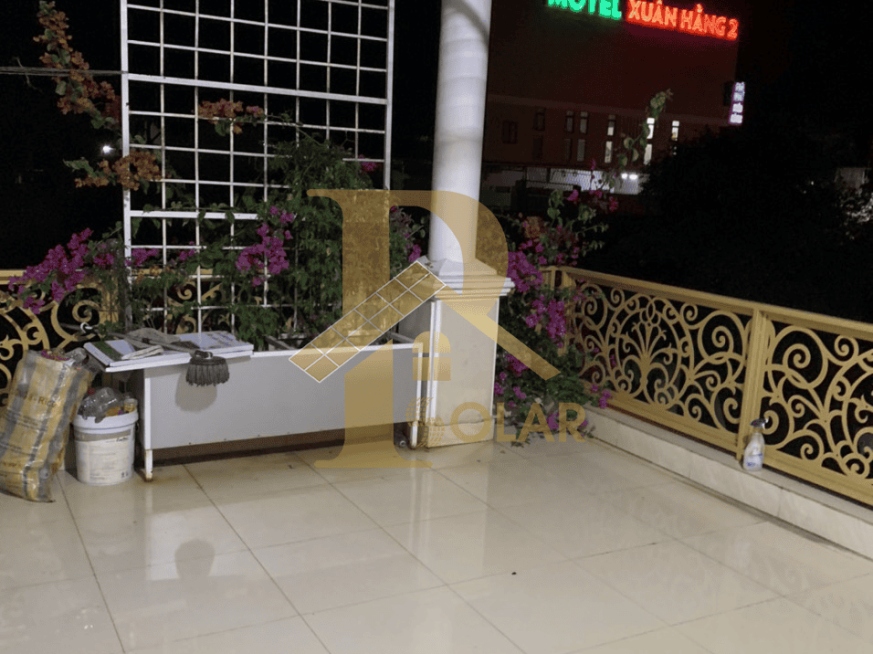 Lắp đặt đèn năng lượng mặt trời tại nhà nghỉ Thu Hiền