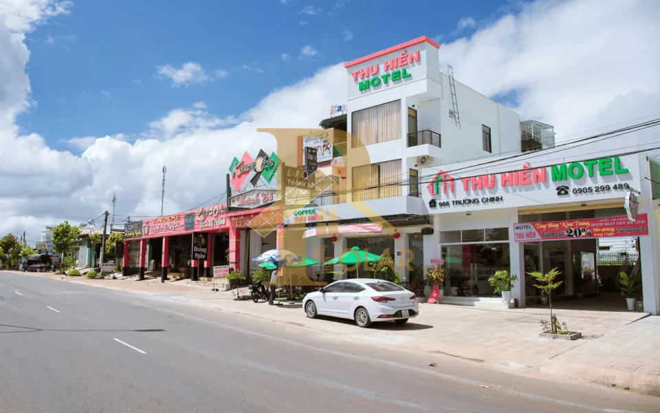 Lắp đặt đèn năng lượng mặt trời tại nhà nghỉ Thu Hiền